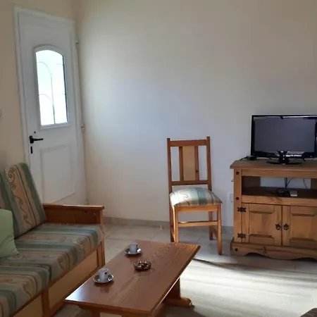Superior Court Vacation Away From Appartement Paphos